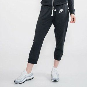 Nike Gym Classic Capri Sweatpants